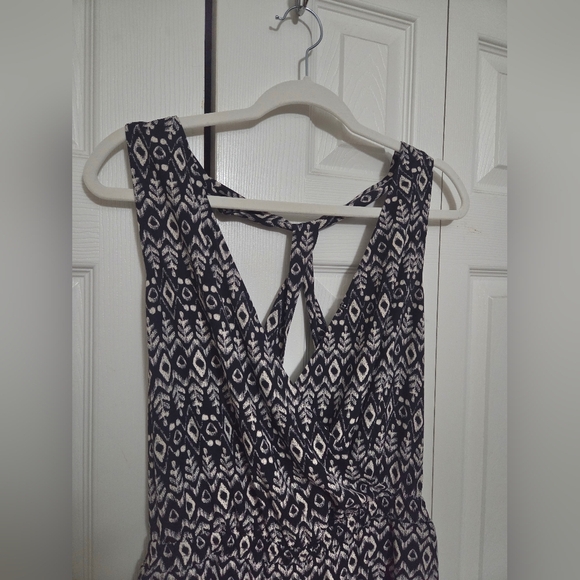 Ann Taylor LOFT Black and White Patterned Jumpsuit Size XS - Picture 2 of 11